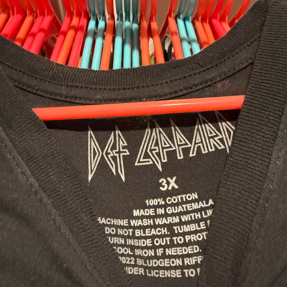 Def Leppard Top - Picture 2 of 2